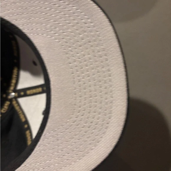 BaseBallism Black drooling Dog Embroidered Cap fitted 7 3/8 never worn - Picture 9 of 10